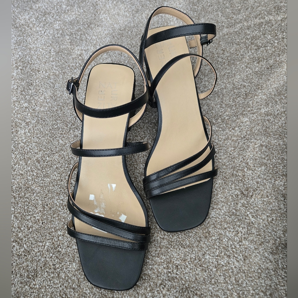 Naturalizer Elegant Black Strappy Sandals